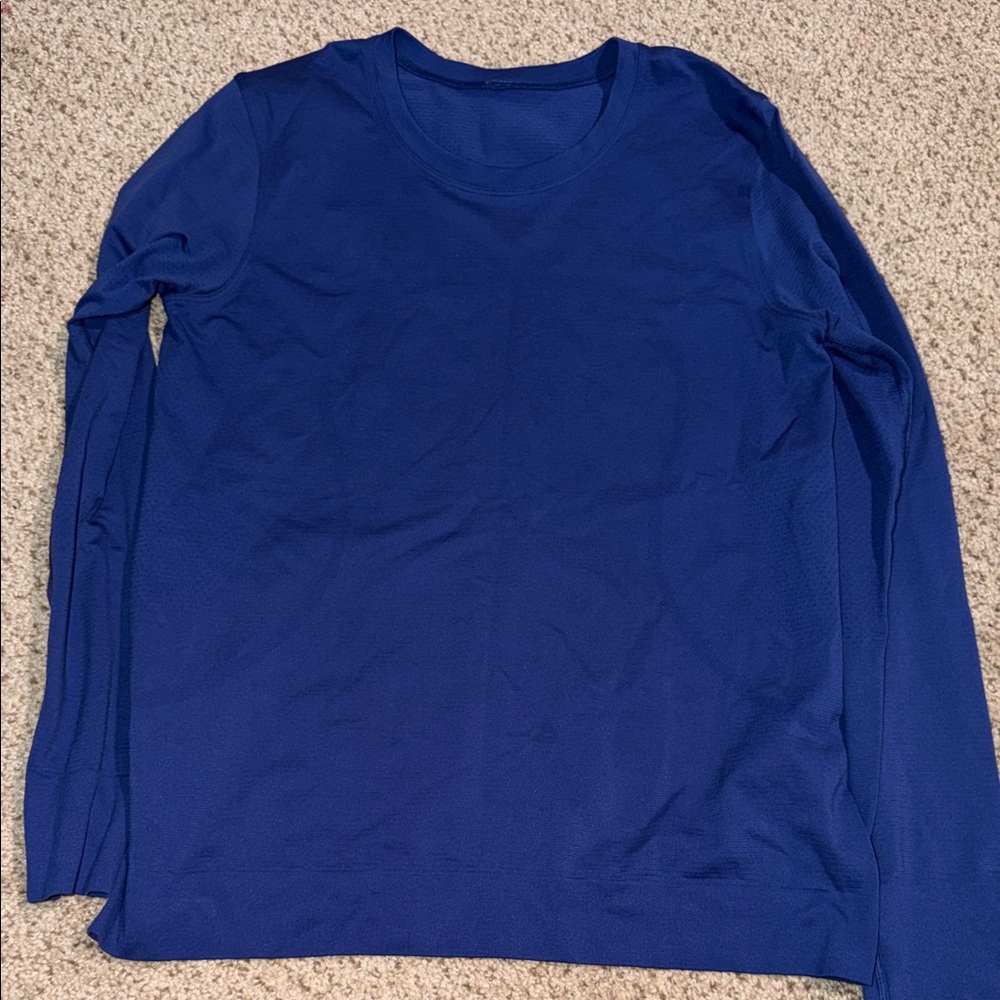Lululemon loose fit swiftly